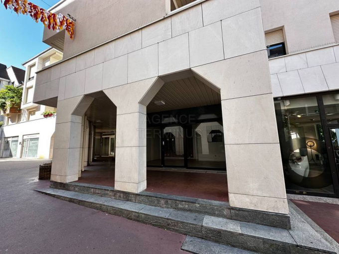 Location Immobilier Professionnel Local commercial Enghien-les-Bains (95880)